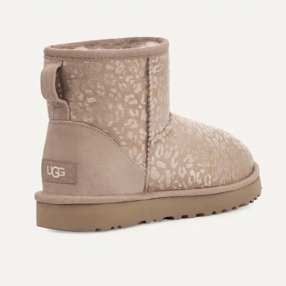UGG Classic Mini Snow Leopard - Picture 6 of 7